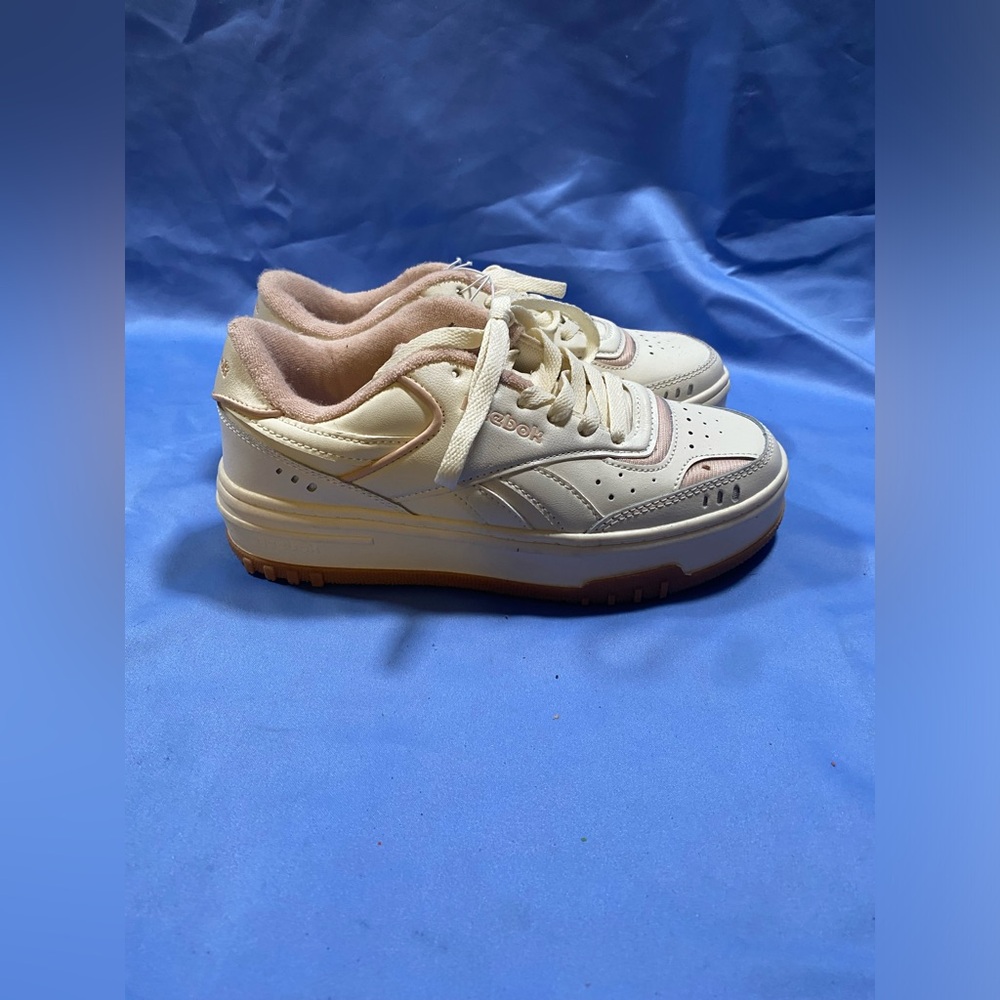 New Reebok G Geo Tech Pink  size 6